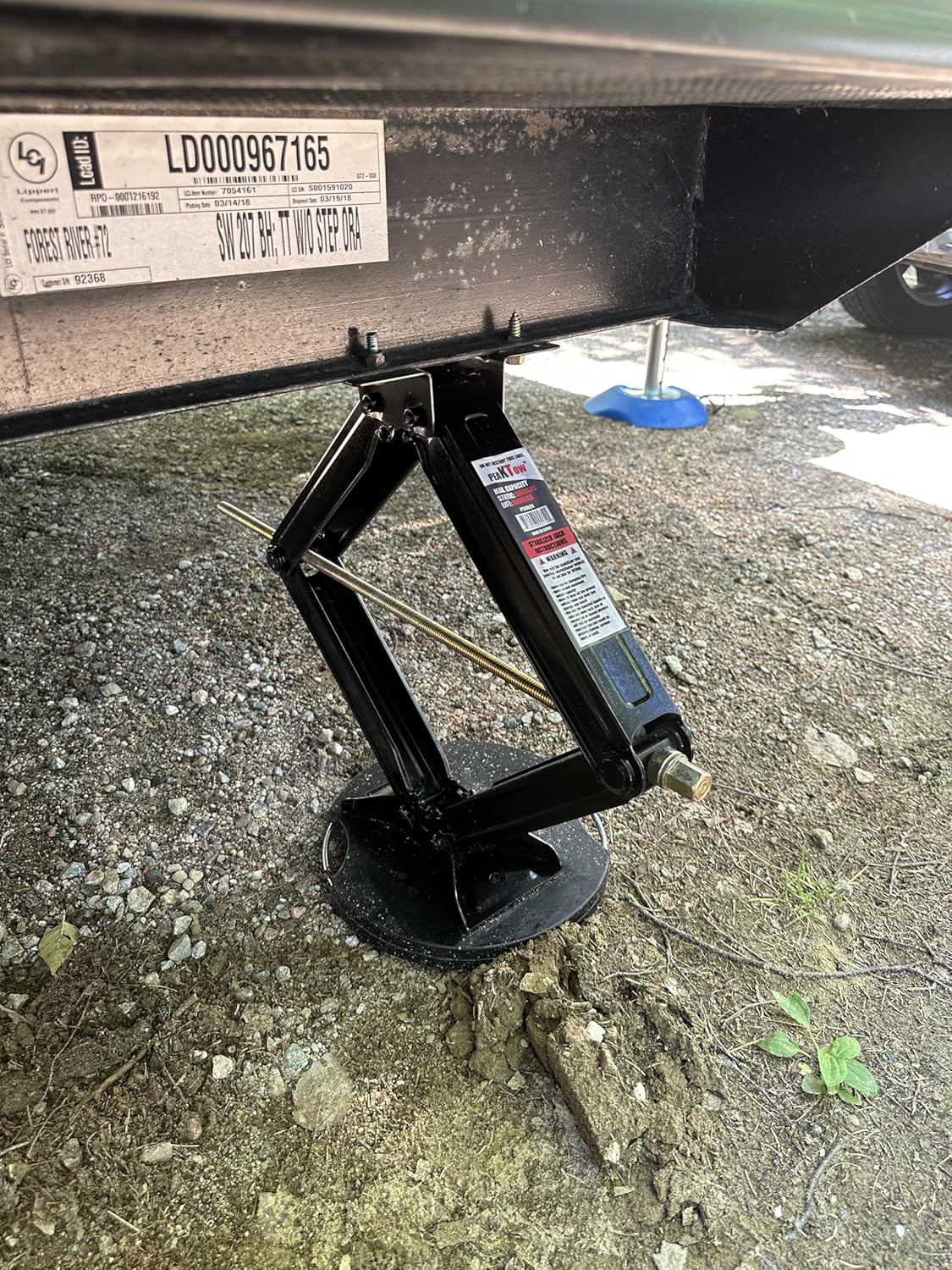 Stabilisateurs à ciseaux pour roulotte - capacité 5000 lbs chacun, hauteur de 24 pouces (ensemble de 4)