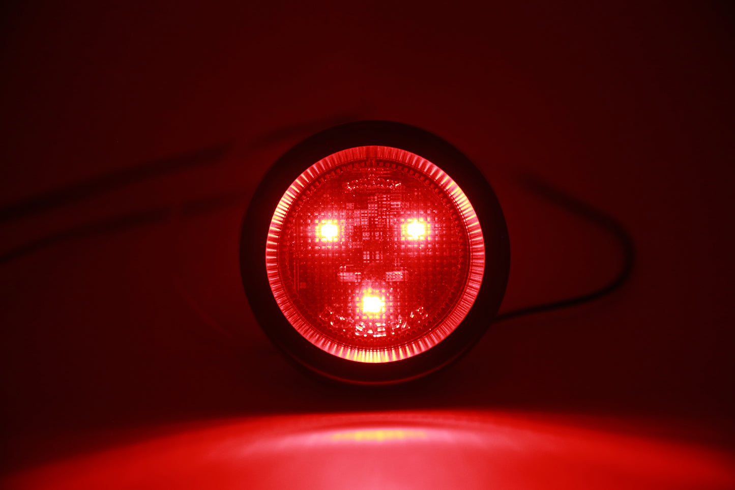 PTL0251 LED ronde rouge 2" 12V marqueur de dégagement submersible feux stop arrière pour voiture camion van remorque bateau camping-car avec œillets et bouchons - caisse de 160